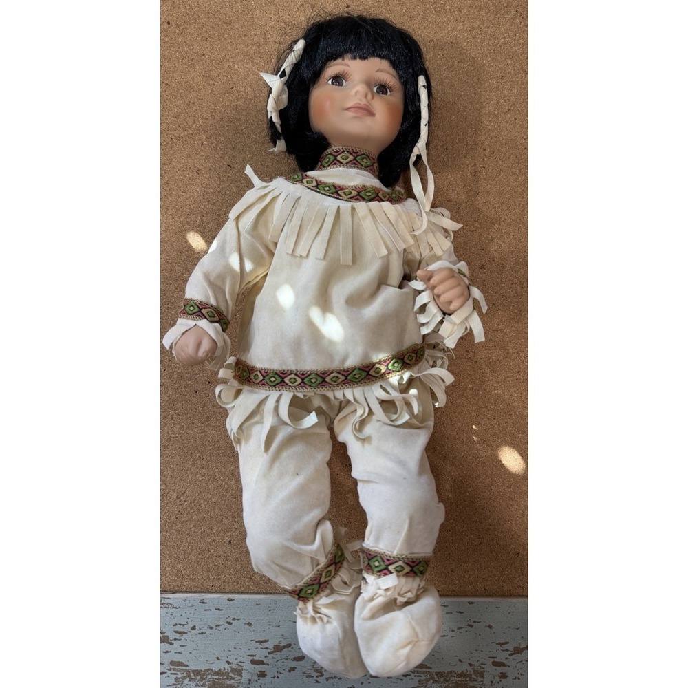 Vintage Native‎ American Girl Porcelain Doll Eskimo Dressed 16"